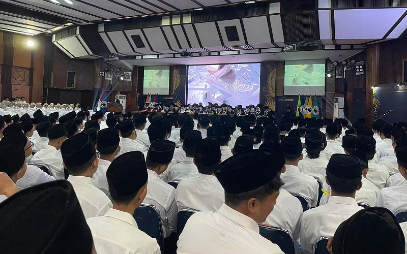 Pelantikan mahasiswa baru Unisba