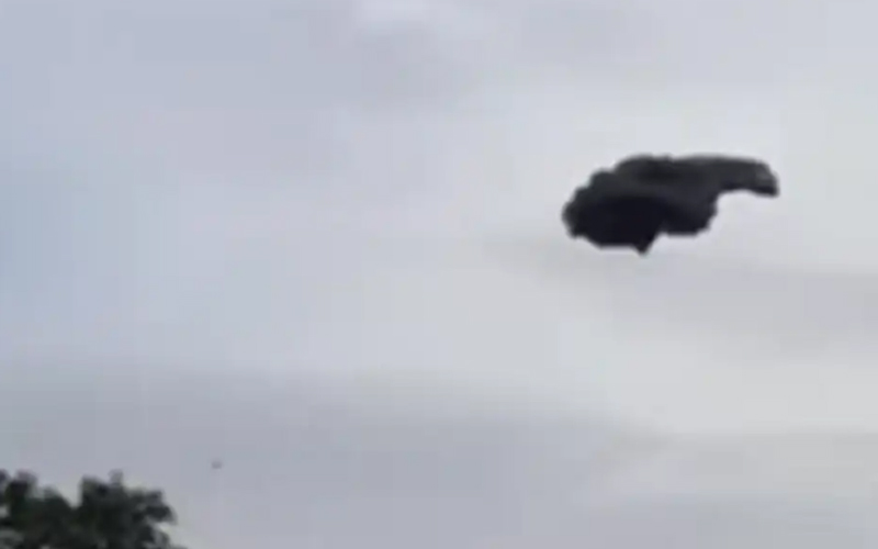 Gumpalan busa hitam di Subang