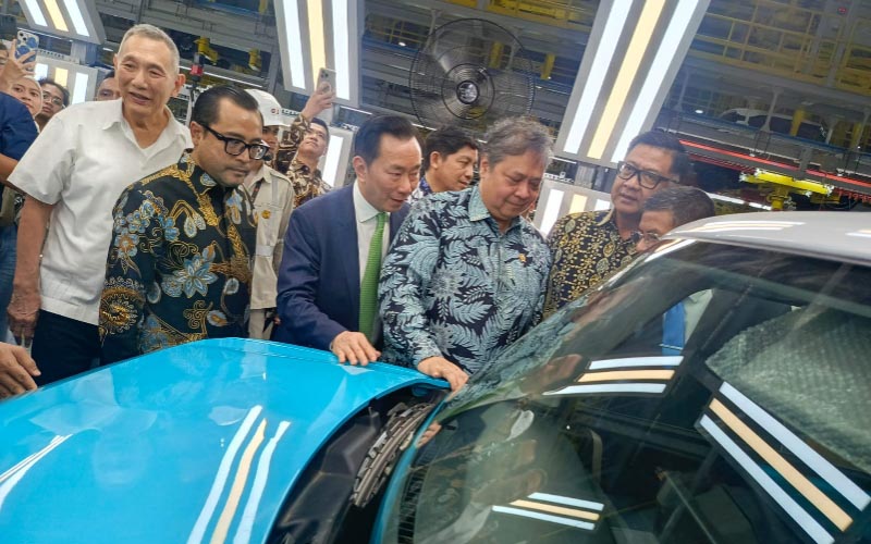 Peresmian pabrik mobil listrik VinFast di Subang