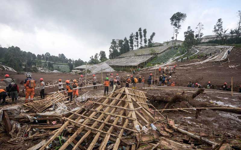 Longsor di Cisarua, Bandung Barat