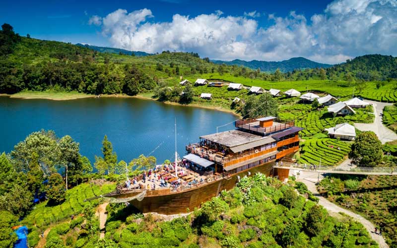 Ilustrasi wisata Jawa Barat