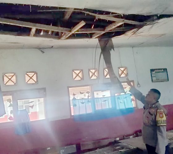 Ilustrasi sekolah rusak