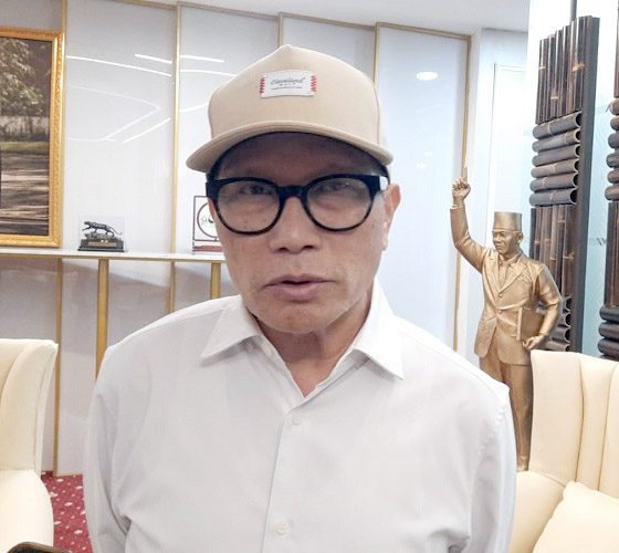 Ketua DPRD Jabar Buky Wibawa